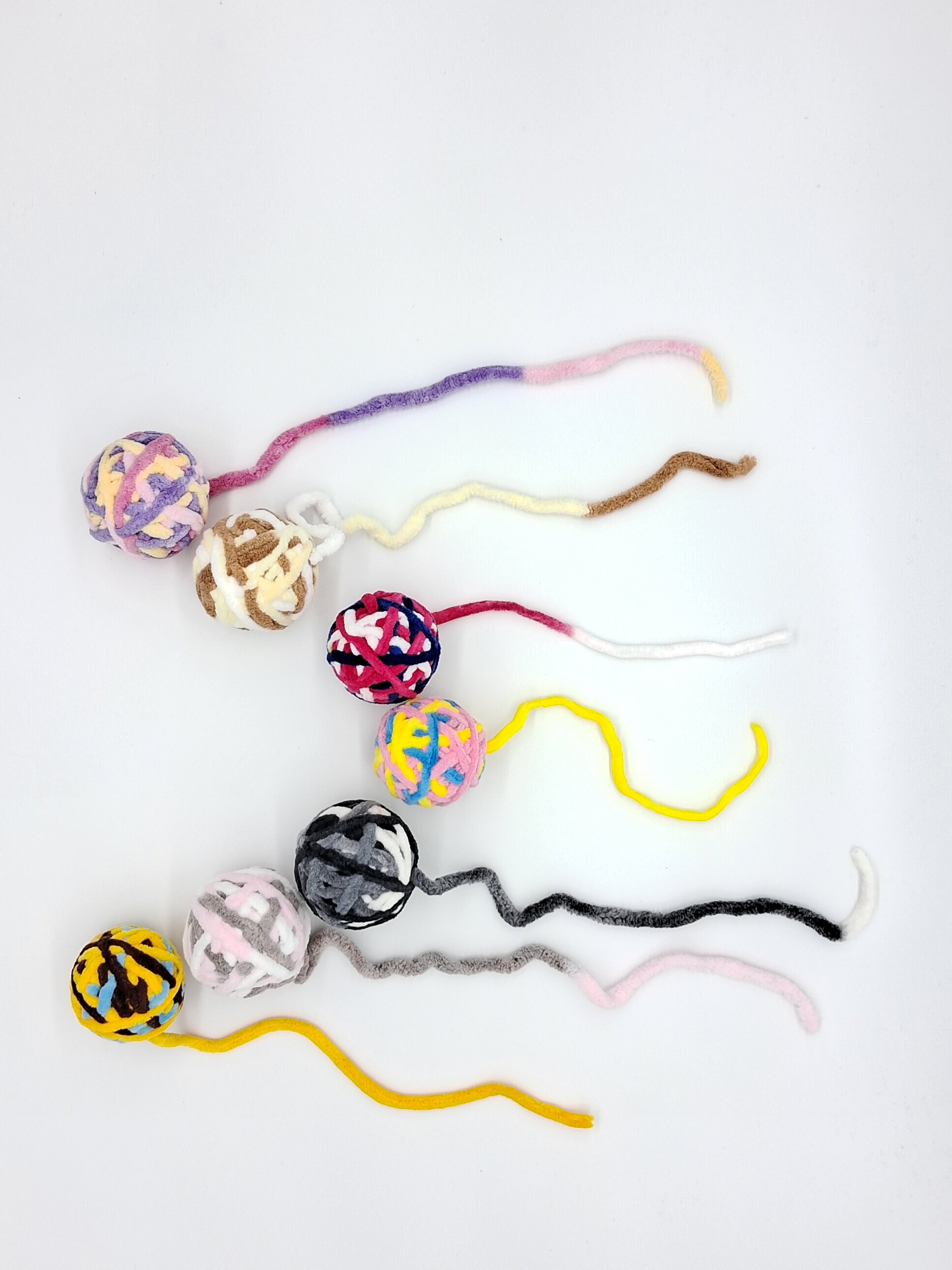 Kitty Cat Yarn Ball (SMALL)-2